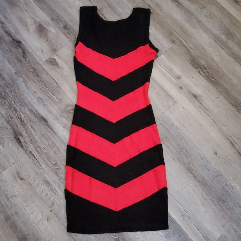 Guess Sleeveless Pencil Dress Valentines Day Dress - Picture 4 of 6